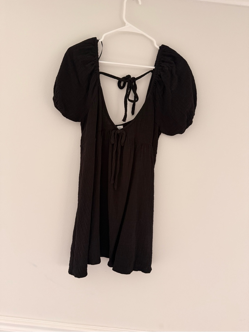 Francesca's Black Puff-Sleeve Tie-Back Tunic Top
